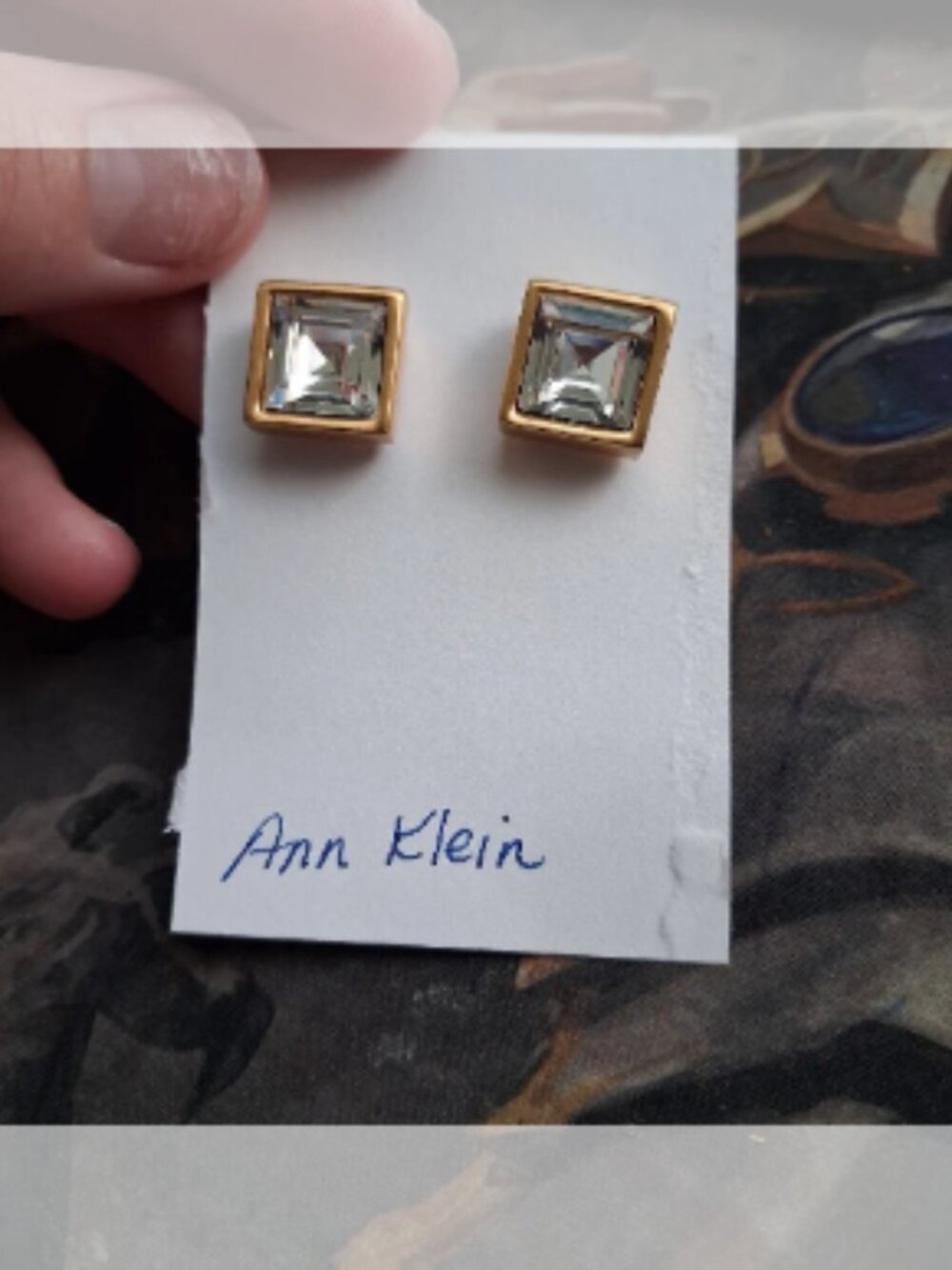Anne Klein Sparkly stud earrings